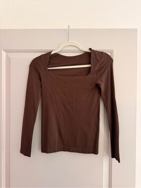 Brown Long-Sleeve Square Neck Women's Top
